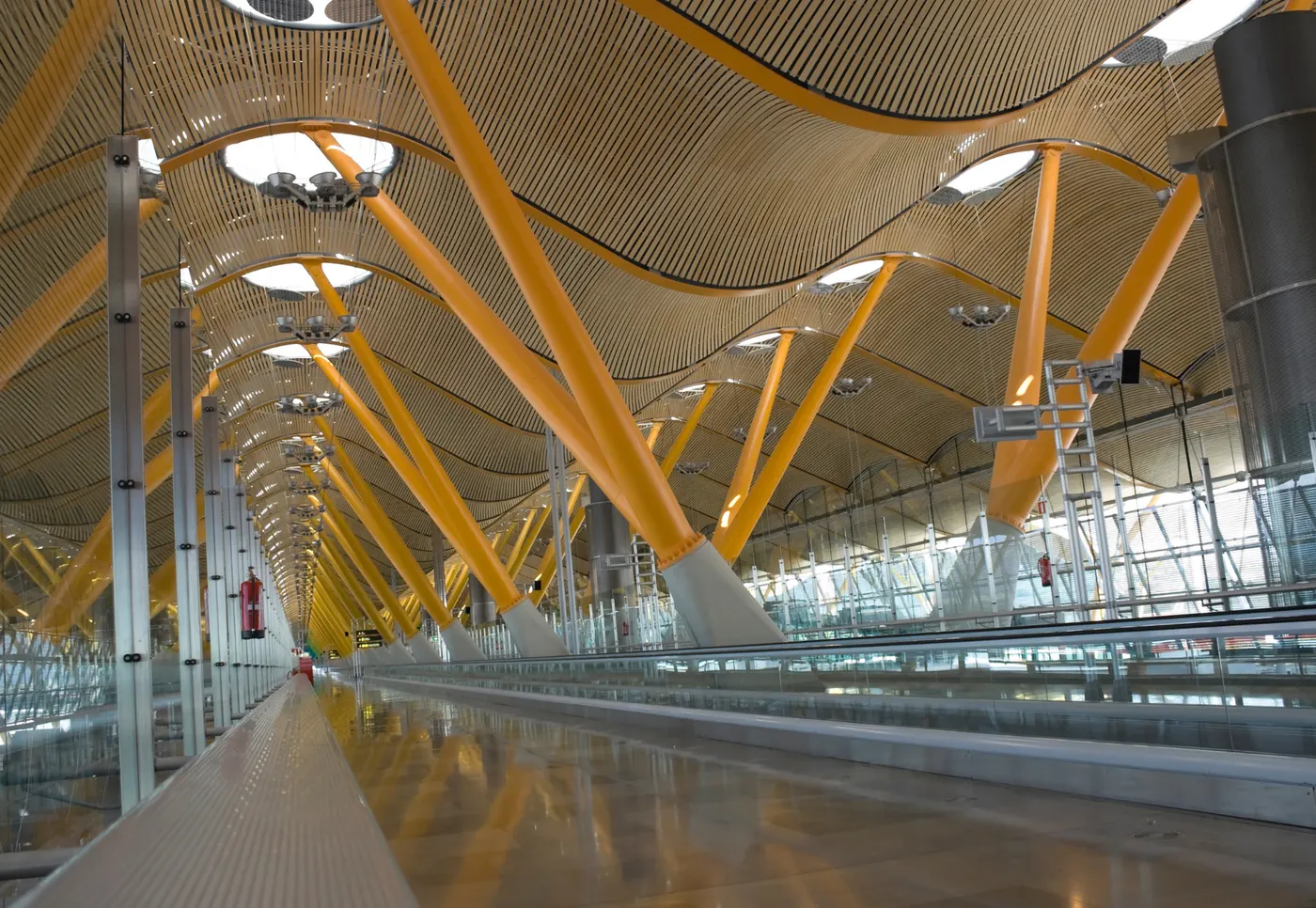 Interior de la terminal del aeropuerto de Madrid-Barajas